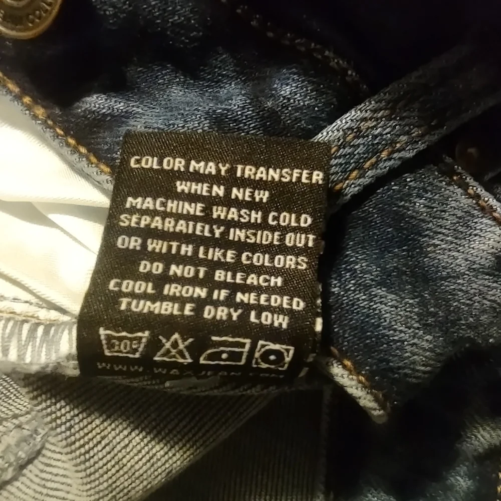 High Waisted 5 Pocket Frayed Hem Denim Shorts - Picture 7 of 9